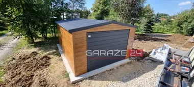 Obraz do artykułu: Garaże blaszane jednostanowiskowe z profilu zamkniętego – trwałość, której nie zapewnia standardowa konstrukcja