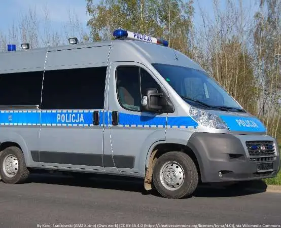 90 utonięć od czerwca. Policjanci z Jasła uczą dzieci nad wodą