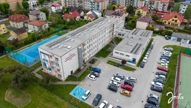 Jasielski ośrodek zmienił nazwę. Siedziba szykuje się na windę