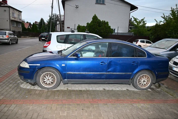 Jeden dzień, kilka przestępstw. 22-latek niszczył auta w Kołaczycach