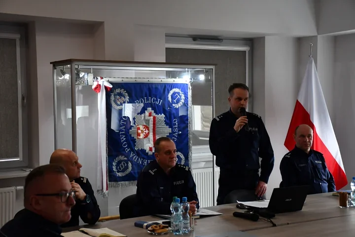 Odprawa roczna w Jaśle - sześć nowych radiowozów i podsumowanie 2025