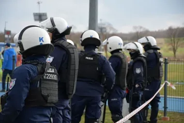 Mecz w Czeluśnicy pod policyjną osłoną - obyło się bez jednego incydentu