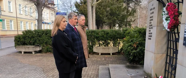 Władze powiatu uczciły pamięć Żołnierzy Armii Krajowej przy obelisku