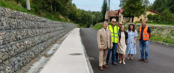 Nowy chodnik i szersza jezdnia w Brzyściu. Zakończył się drugi etap prac